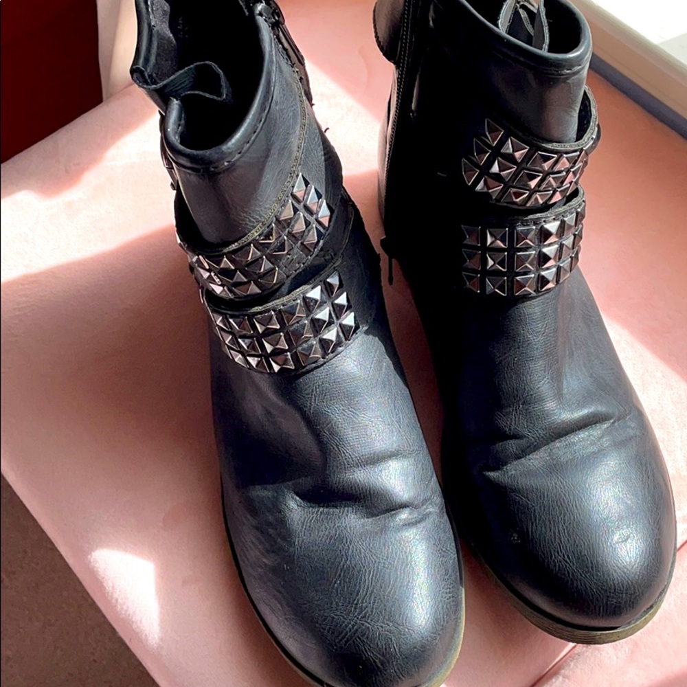 Mossimo biker boot black w/ silver trim sz 8.5